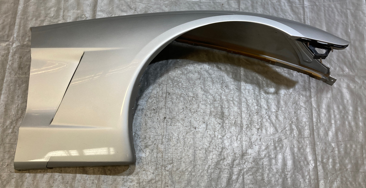 2005-2013 Chevrolet Corvette C6 Base Passenger Side Fender *DAMAGED* / Machine Silver Metallic C6020