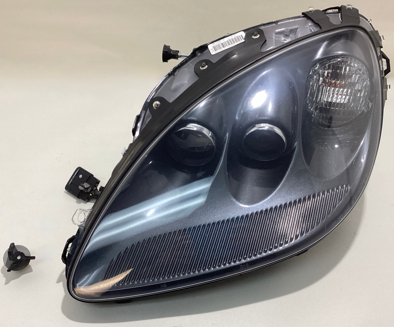 2005-2013 Chevrolet Corvette C6 Driver Side Xenon HID Headlight *DAMAGE* / C6014